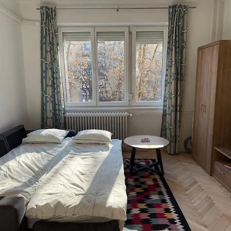 Buda's Crib Apartment *