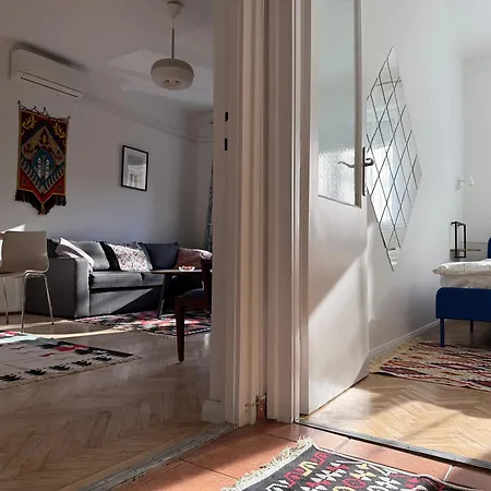 Apartman Buda's Crib - Quiet Apatment With Great Access To The Highlights, Restaurants, Shopping *