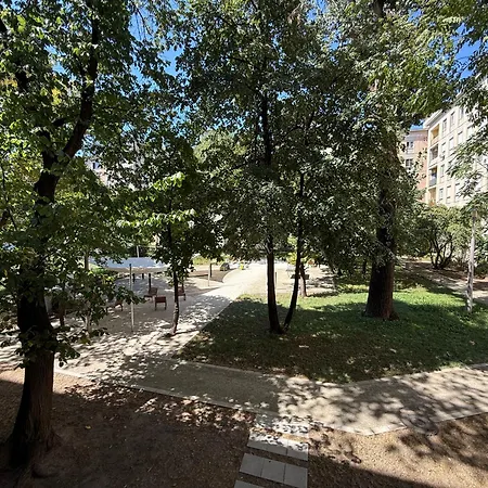 Buda's Crib - Quiet Apatment With Great Access To The Highlights, Restaurants, Shopping Apartment Budapest